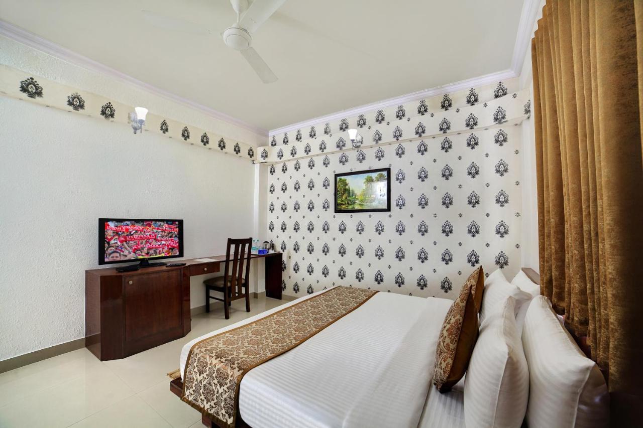Hotel Voyagers 99 Bangalore Buitenkant foto