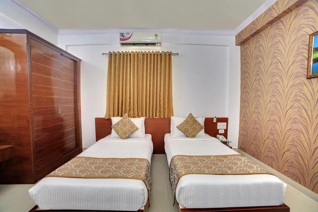 Hotel Voyagers 99 Bangalore Buitenkant foto
