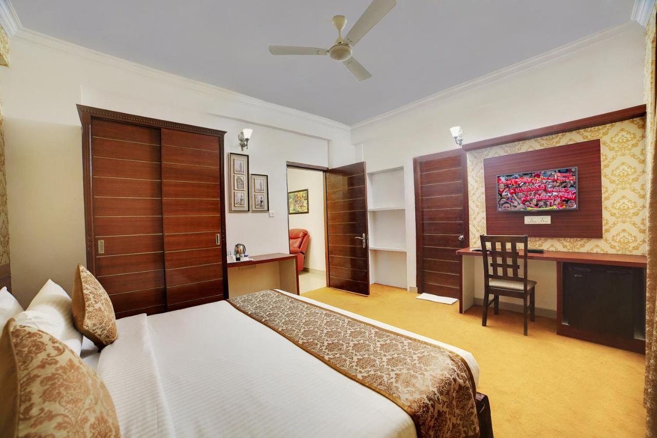 Hotel Voyagers 99 Bangalore Buitenkant foto