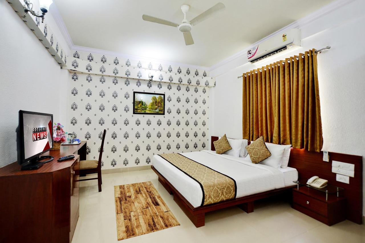 Hotel Voyagers 99 Bangalore Buitenkant foto