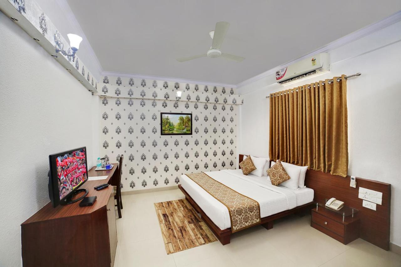 Hotel Voyagers 99 Bangalore Buitenkant foto