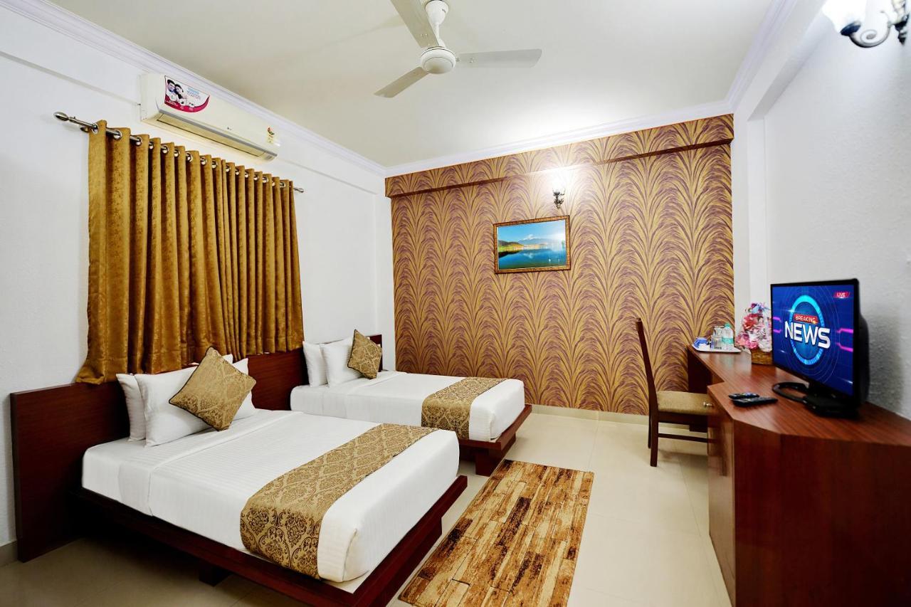 Hotel Voyagers 99 Bangalore Buitenkant foto