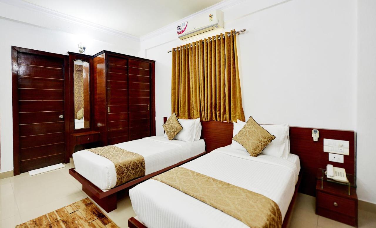 Hotel Voyagers 99 Bangalore Buitenkant foto